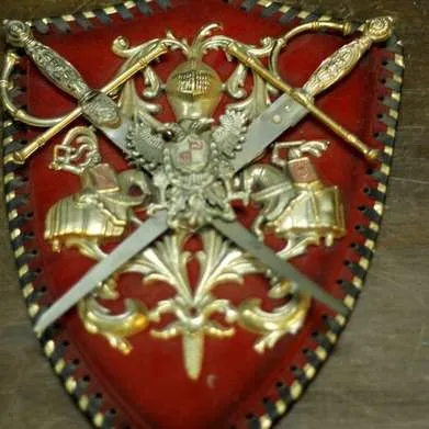 ESCUDO DE ARMAS PANA ROJA - 30 X 22 CM 