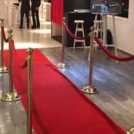 ALFOMBRA ROJA CLARO RIBETE LATERAL 1 x 10 mt (RC110)