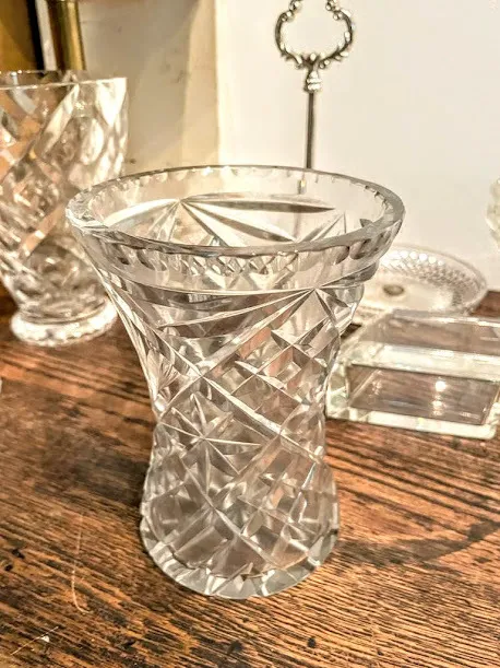 FLORERO CRISTAL TALLADO "FCTN2" -  11 X 15 CM ALT