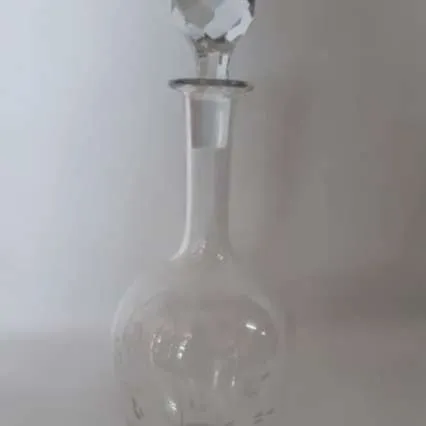 BOLTELLON DE CRISTAL TRANSPARENTE CON TAPA  B2