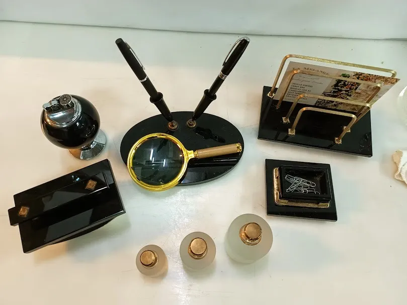 PORTA GANCHOS DE ESCRITORIO MURANO NEGRO