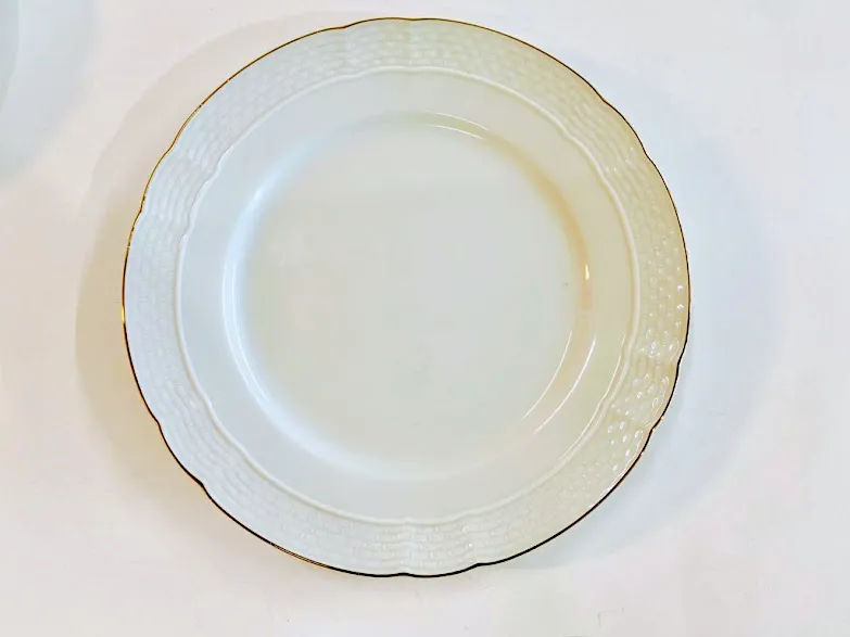 PLATO PLAYO VERBANO BORDE ORO RELIEVE 26 CM " M5"