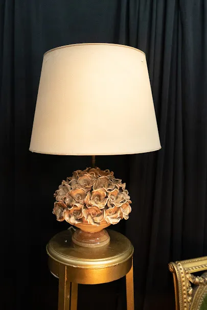 LAMPARA DE MESA CERAMICA CON  FLORES - LCF