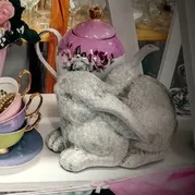 CONEJO SENTADO "ALICIA MARAVILLA" CERAMICA VINTAGE