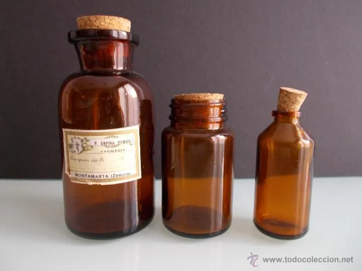 FRASCOS  DE FARMACIA CARAMELO CHICOS - D.10 X 10 cm alt.