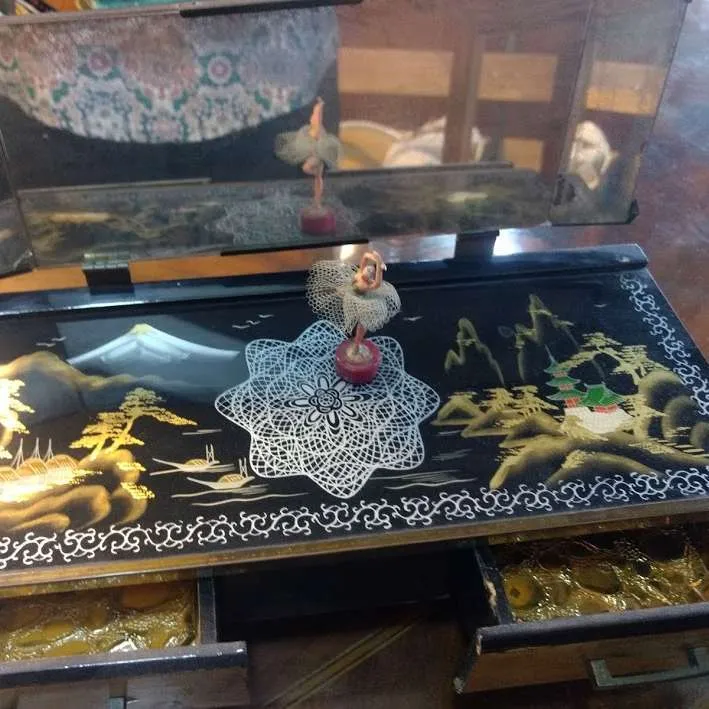 CAJA MUSICAL ANTIGUA CON BAILARINA . 29 x 13 x 17 cm alt