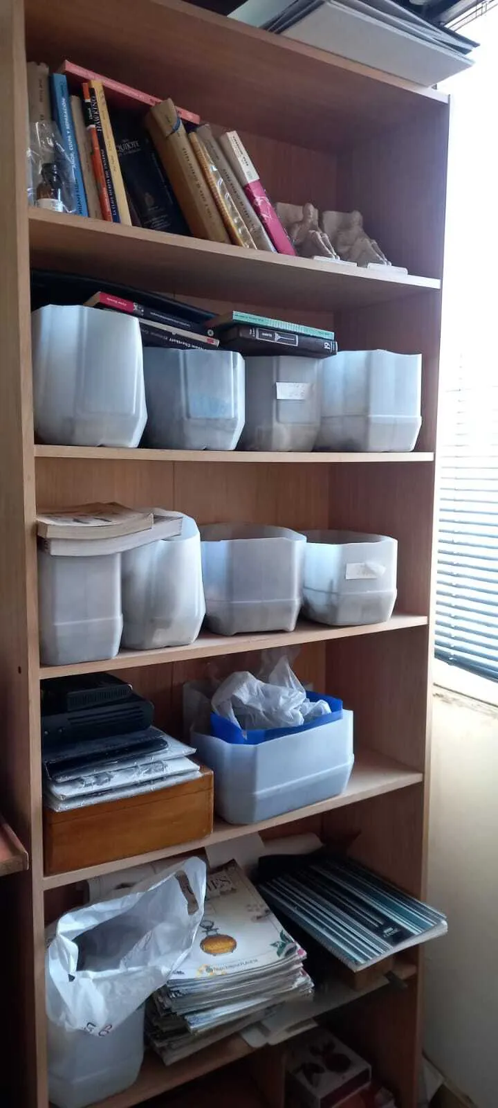 BIBLIOTECA 6 ESTANTES DE MADERA  (76 X 30 X ALT 196 CM )