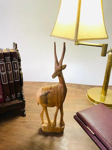 FIGURA CIERVO MADERA - Base 8 x 30 cm Alt.