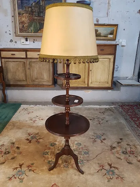 LAMPARA DE PIE ESTILO INGLESA DE 3 PLANOS