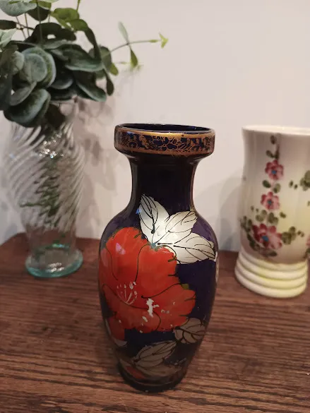 FLORERO AZUL CON FLOR ROJA " FAR"