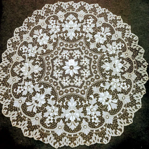 MANTEL REDONDO  CALADO ESTRELLA  125  CM