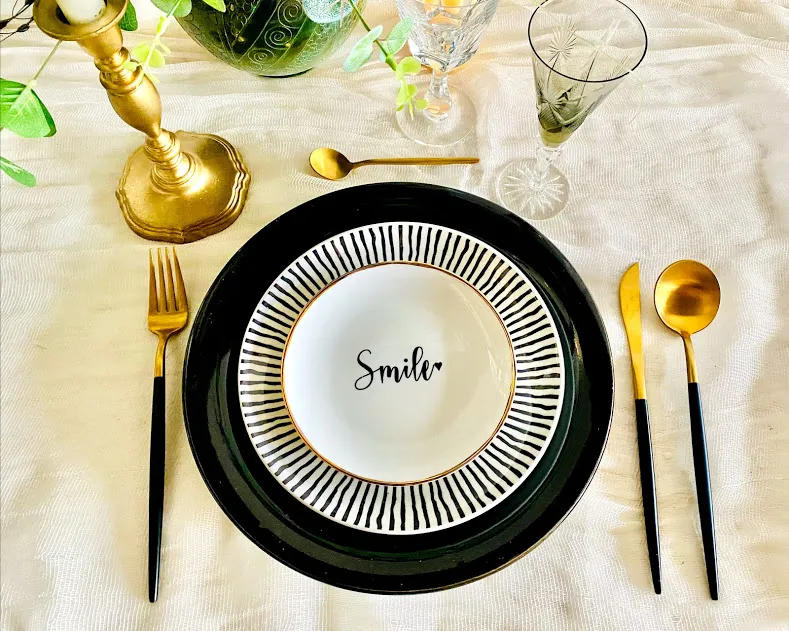 PLATO DE SITIO NEGRO CERAMICA  diam 28 cm