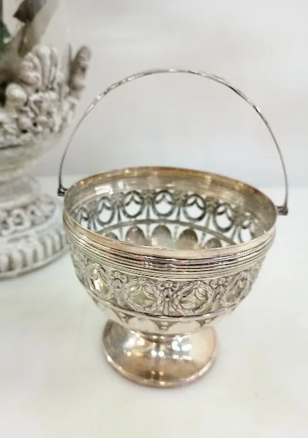 CENTRO DE PLATA CALADO CON ASA "MAPPIN Y WEBB" 12 X 10 CM ALT  "CMW"