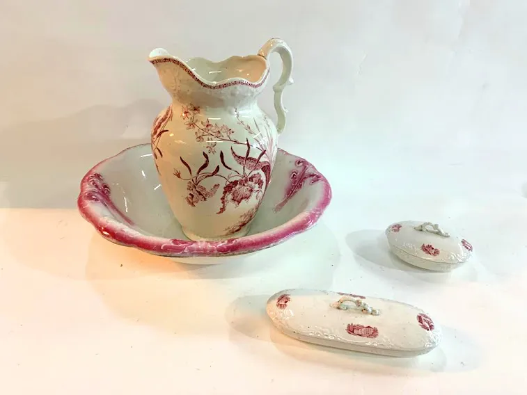 JUEGO JOFAINA PORCELANA  INGLESA  + JABONERA + PEINETERO 02  - 4 PZAS  fuente 40 cm Alt jarra 30 cm