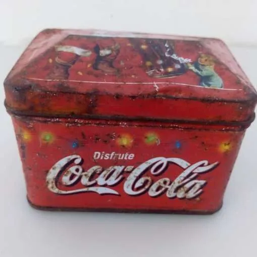 LATA ANTIGUA COCA COLA   9 X 7 x Alt 6  CM