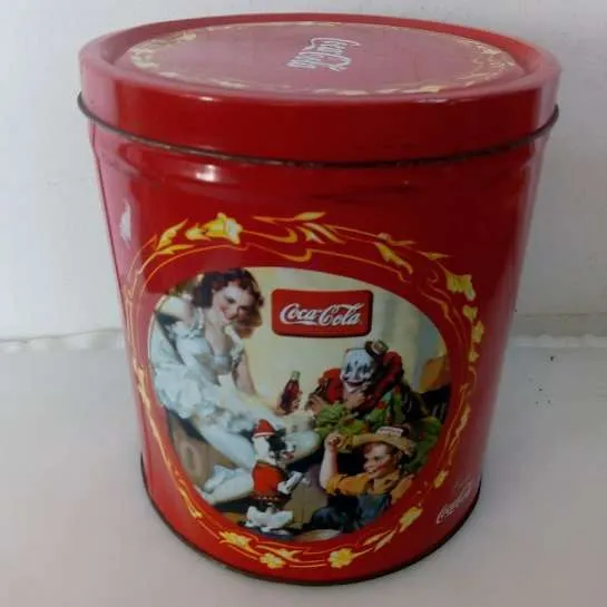 LATA ANTIGUA COCA COLA  Diam 18 CM alt 20 cm