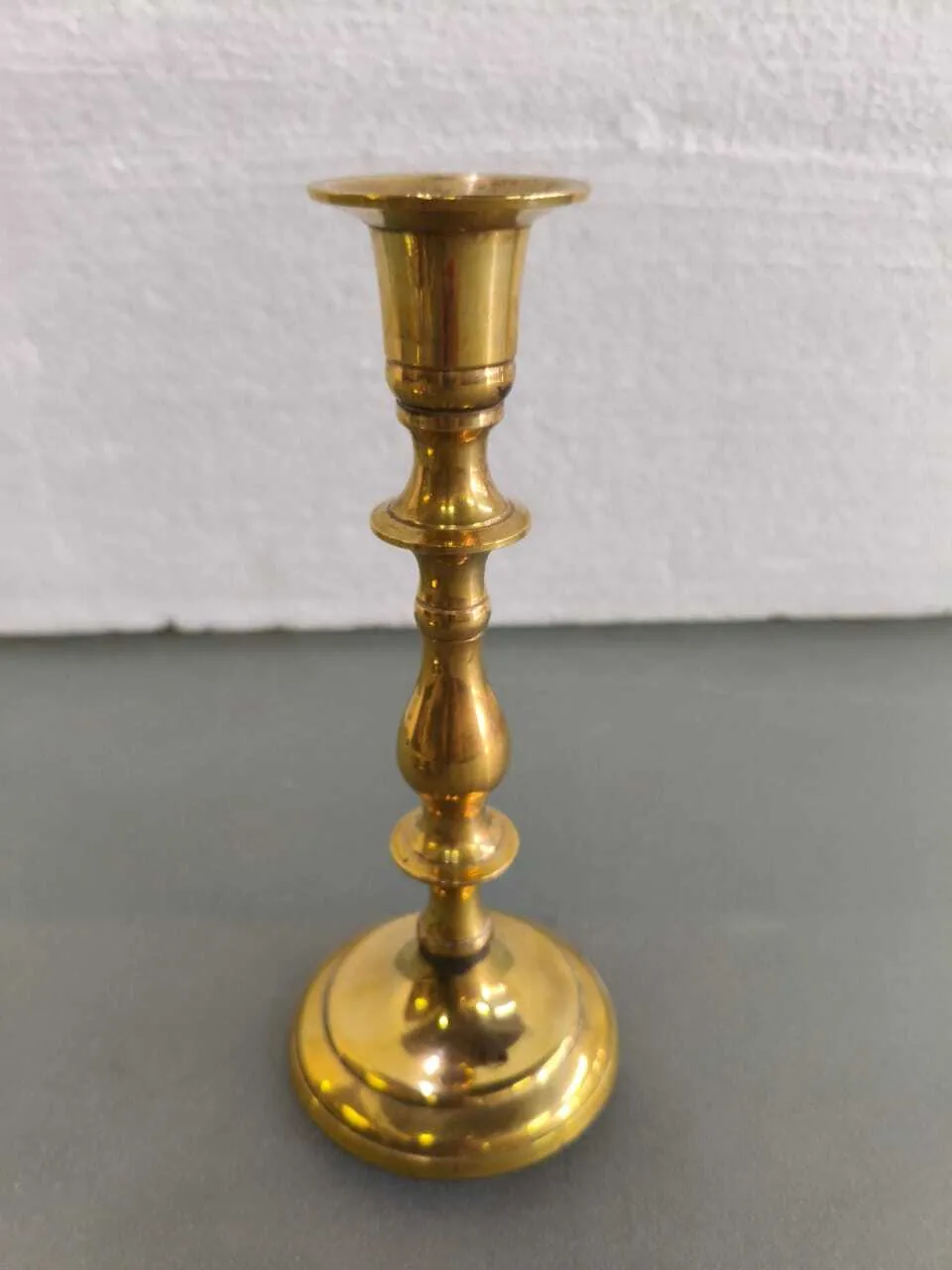 CANDELABRO DE BRONCE  1 VELA  Alto  19 cm 