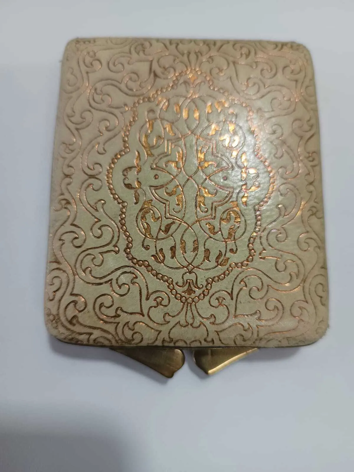 POLVERA  FILIGRANADO DORADO