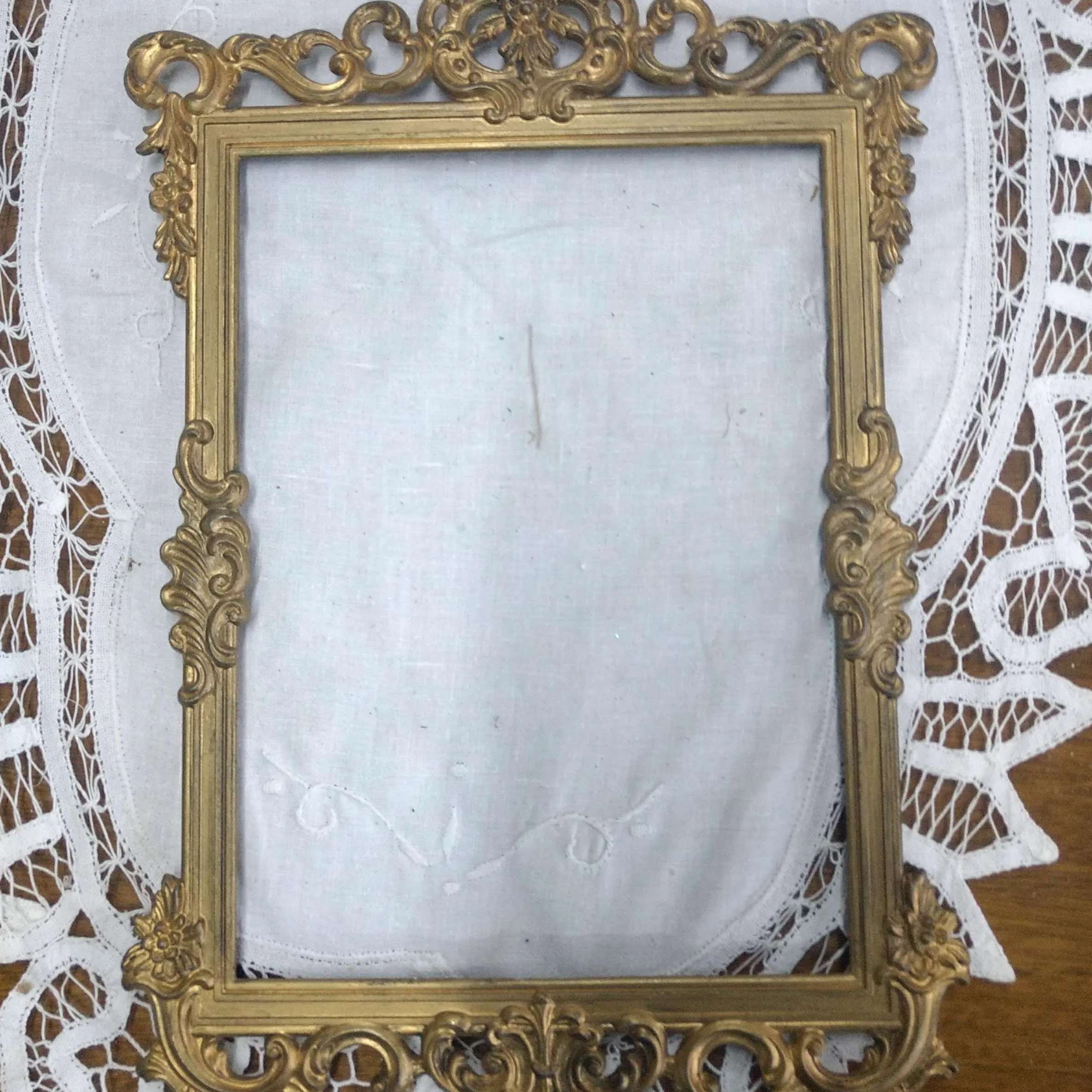 MARCO LABRADO ORO METAL "2" 18 X 23 CM  la