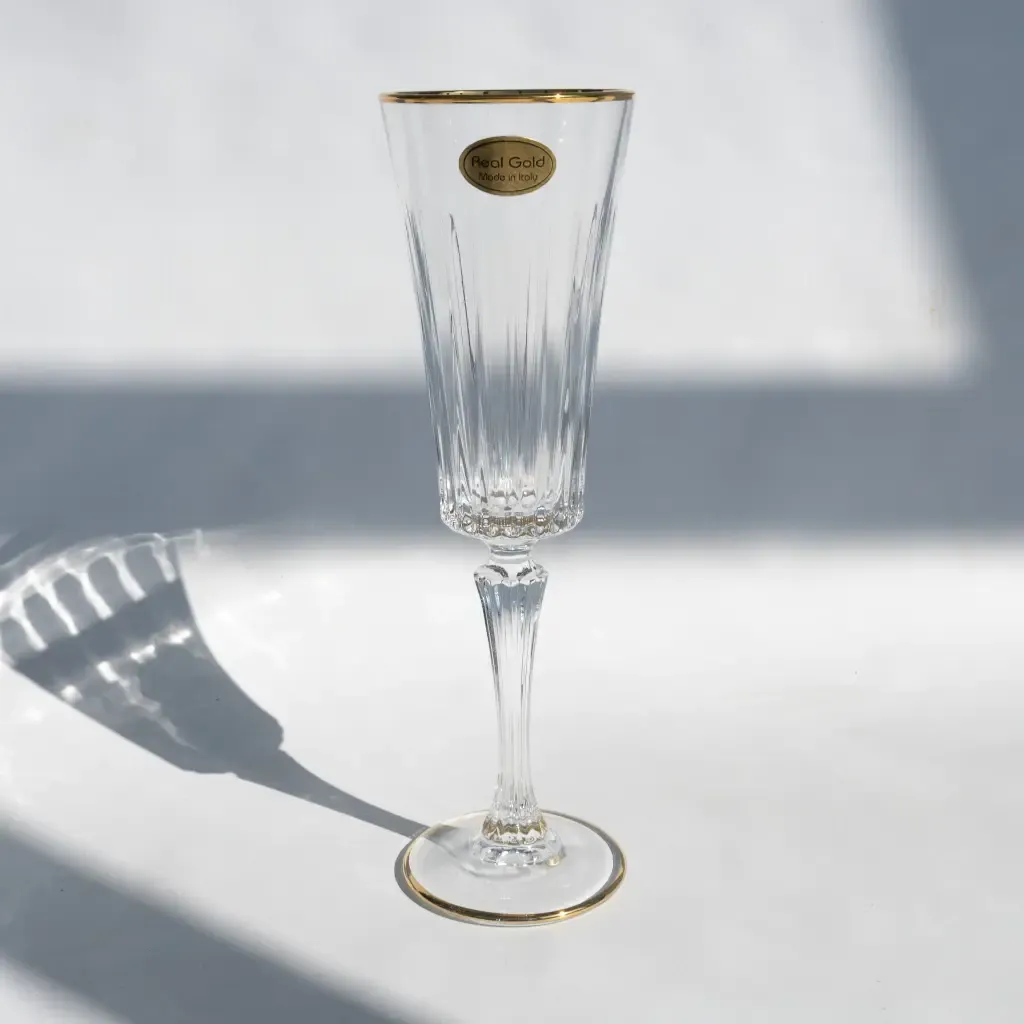 COPA CHAMPAGNE CRISTAL BORDE ORO "VENECIA" Medida: 23 cm de alto boca 7cm