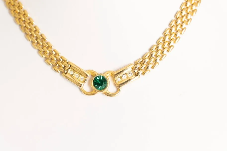 GARGANTILLA  DORADA CON PIEDRA VERDE 