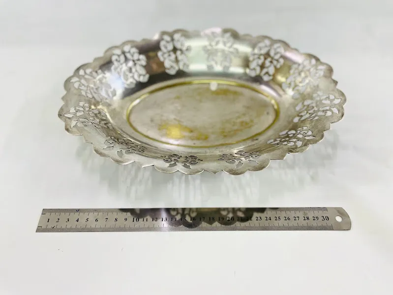 CENTRO DE PLATA LABRADA OVAL CALADO  " CPOC32 " 32 X 22 CM