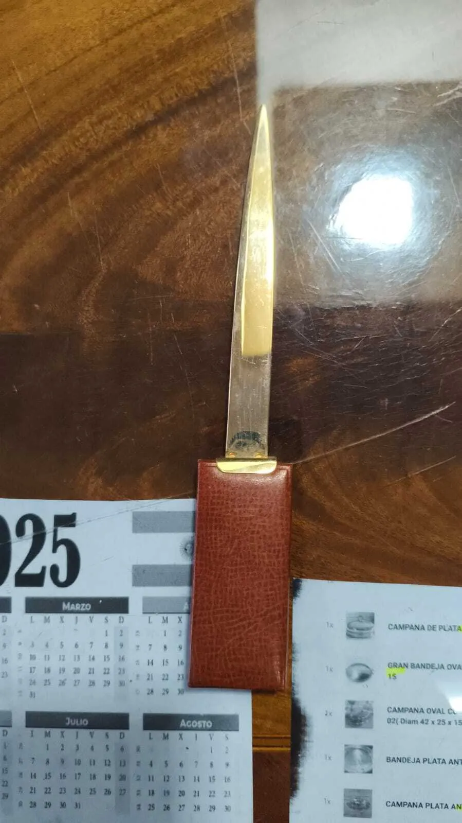 ABRECARTA CUERO  Y BRONCE 