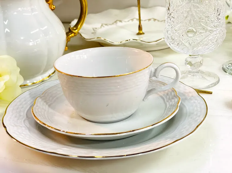 TAZA DE TE  VERBANO BORDE ORO RELIEVE