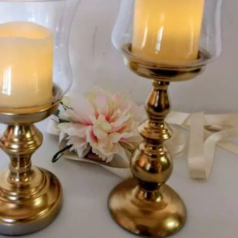 FANAL PARIS ORO ALTO con base metal y tulipa .Diam. 1 4 cm Alt.22 cm (CO020)