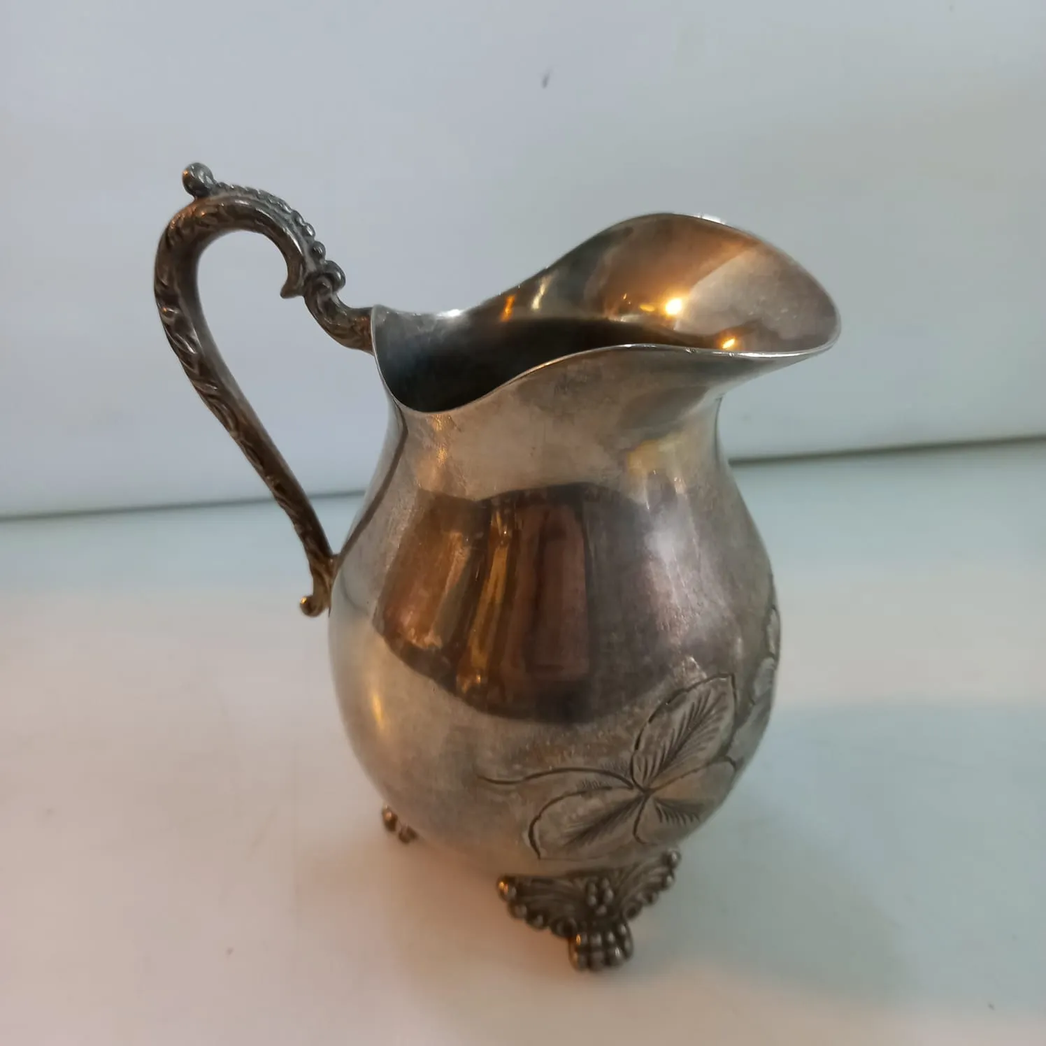 JARRA DE PLATA ANTIQUE REPUJADO "JPAR18"  7 X 15 CM 