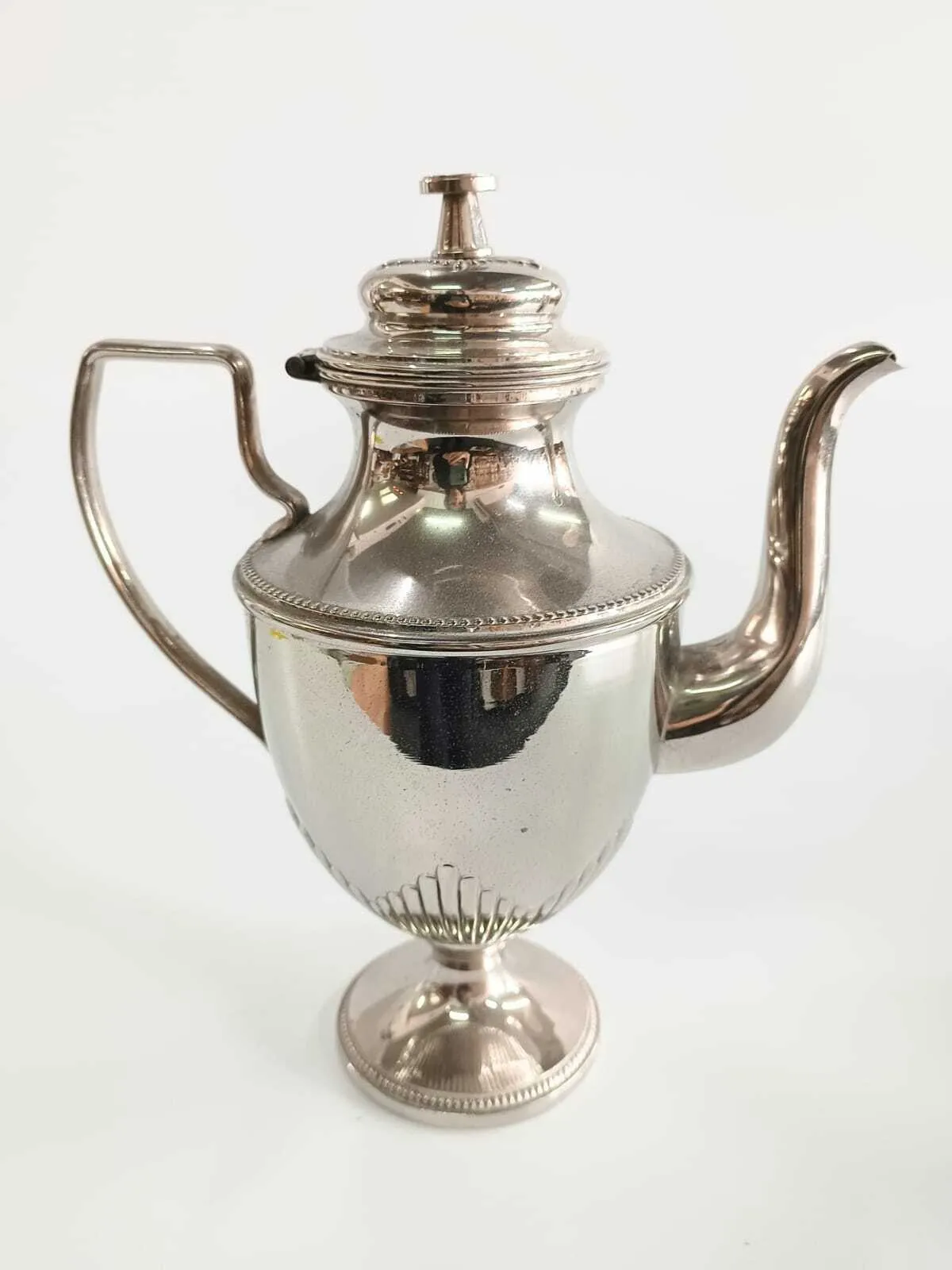 CAFETERA DE PLATA INGLESA  CP3 - 28 CM ALT