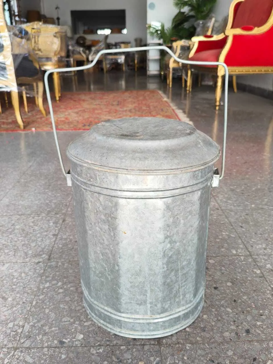 TACHO DE ZINC CON TAPA :Diam 26 cm ,Alto  26 cm