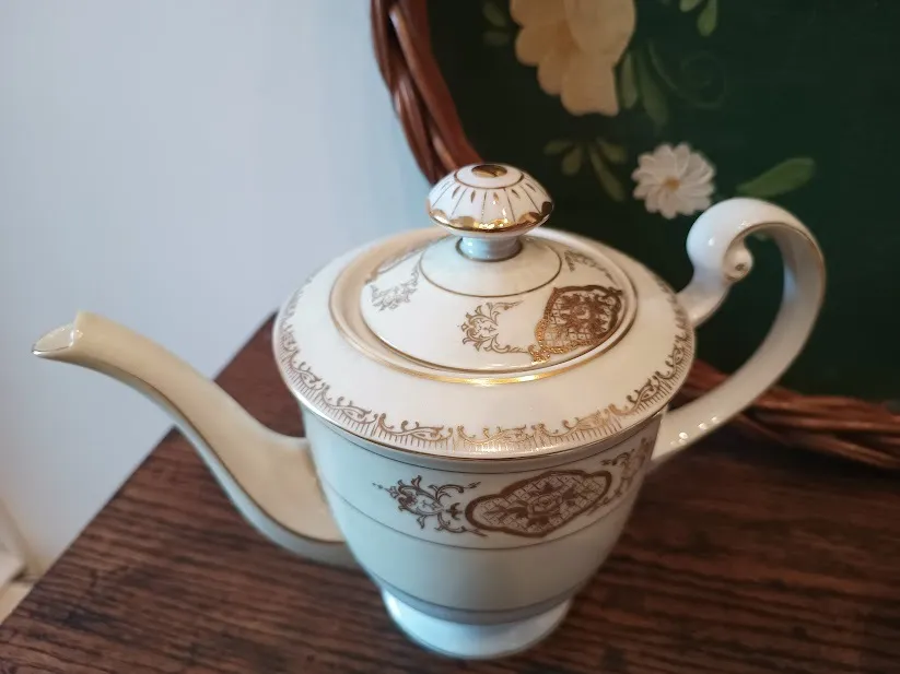  TETERA  PORCELANA CON ORO " TSUJI GOLDEN"