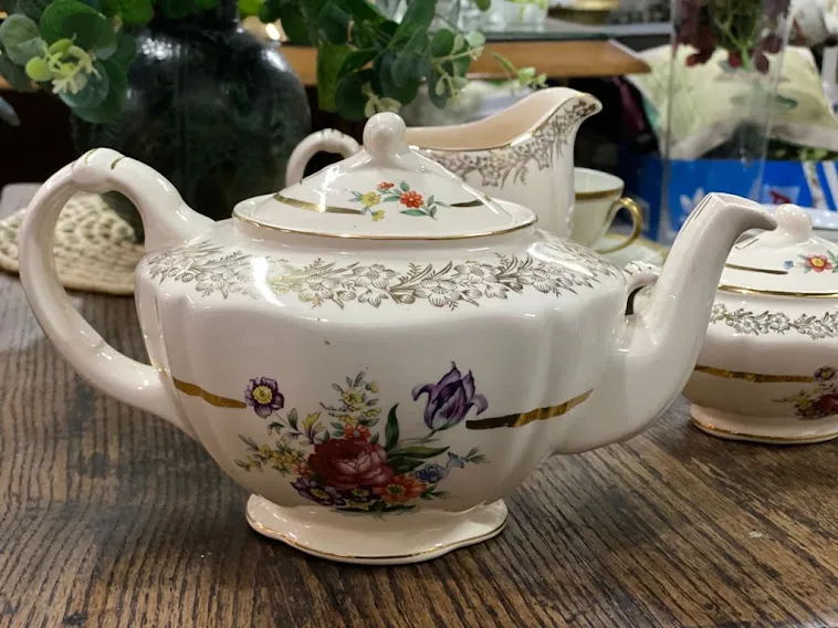 TETERA ANTIGUA  "LOZAFINA" TEA 01