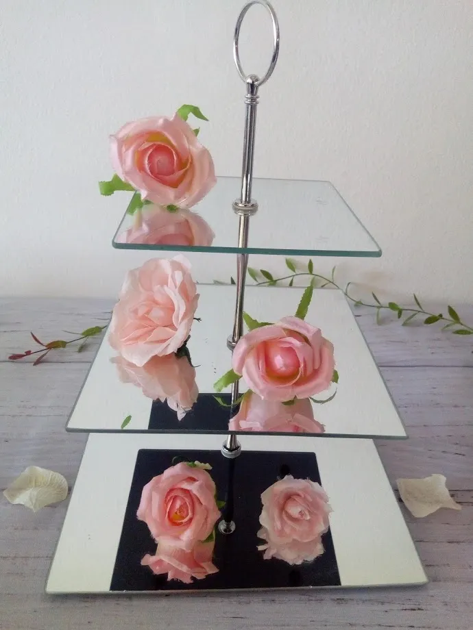 PORTA MASA  ESPEJADO  DE 3 PISOS  20X20X 25 X25 15X15