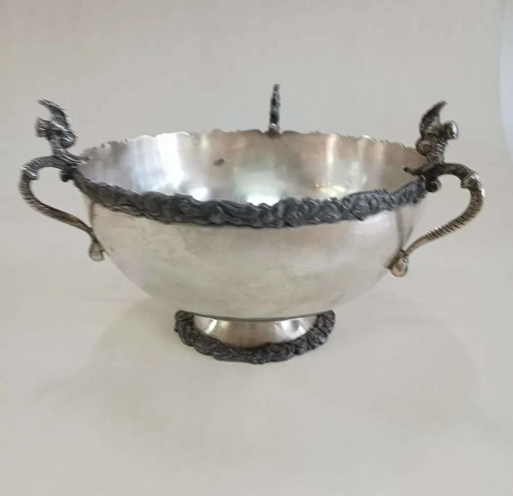 CENTRO DE PLATA ANTIQUE  "3 ASAS"  SELLO 895  24 X 14 CM Alt.