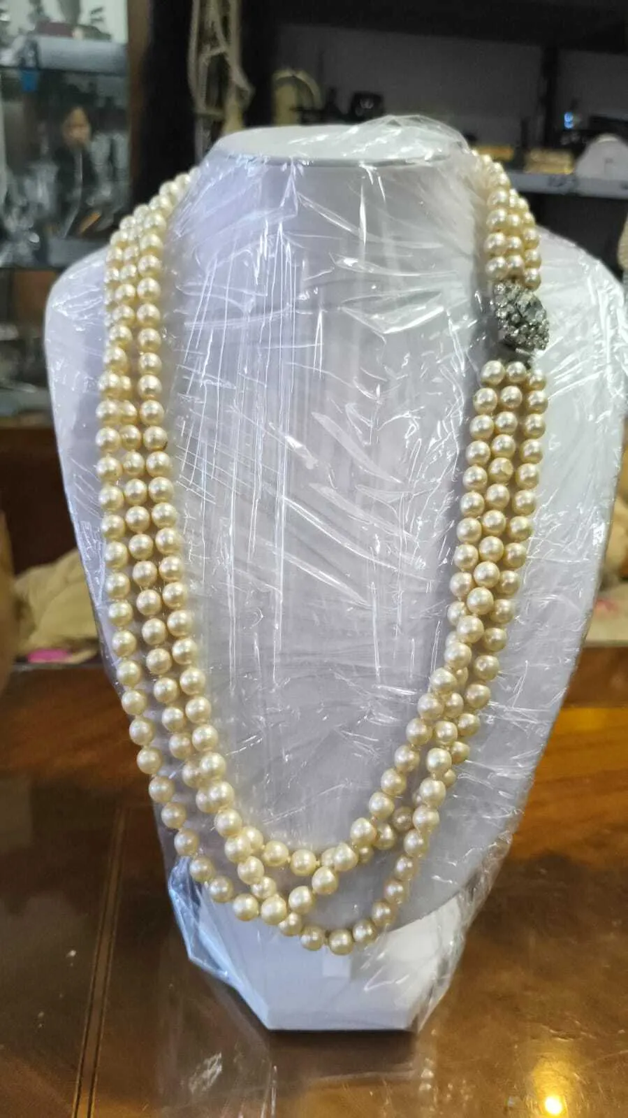 COLLAR DE PERLA ANTIQUE TRIPLE