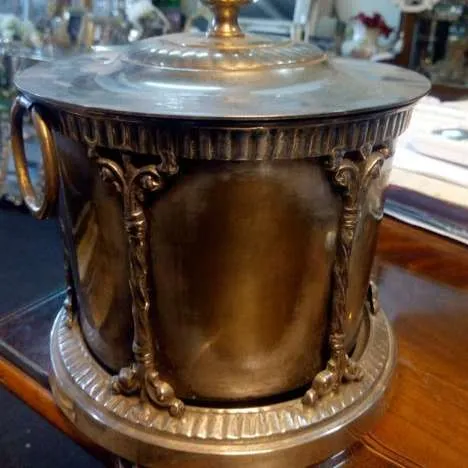 HIELERA METAL PLATEADO CON TAPA 2 ASAS  HMPA  13 X 17 CM