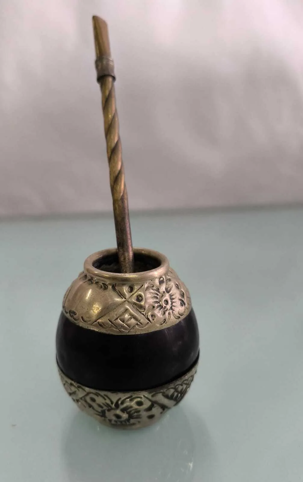 MATE DE ALPACA  Y MADERA CON  BOMBILLA "MALP" :Diam 3 cm , alto 8 cm 