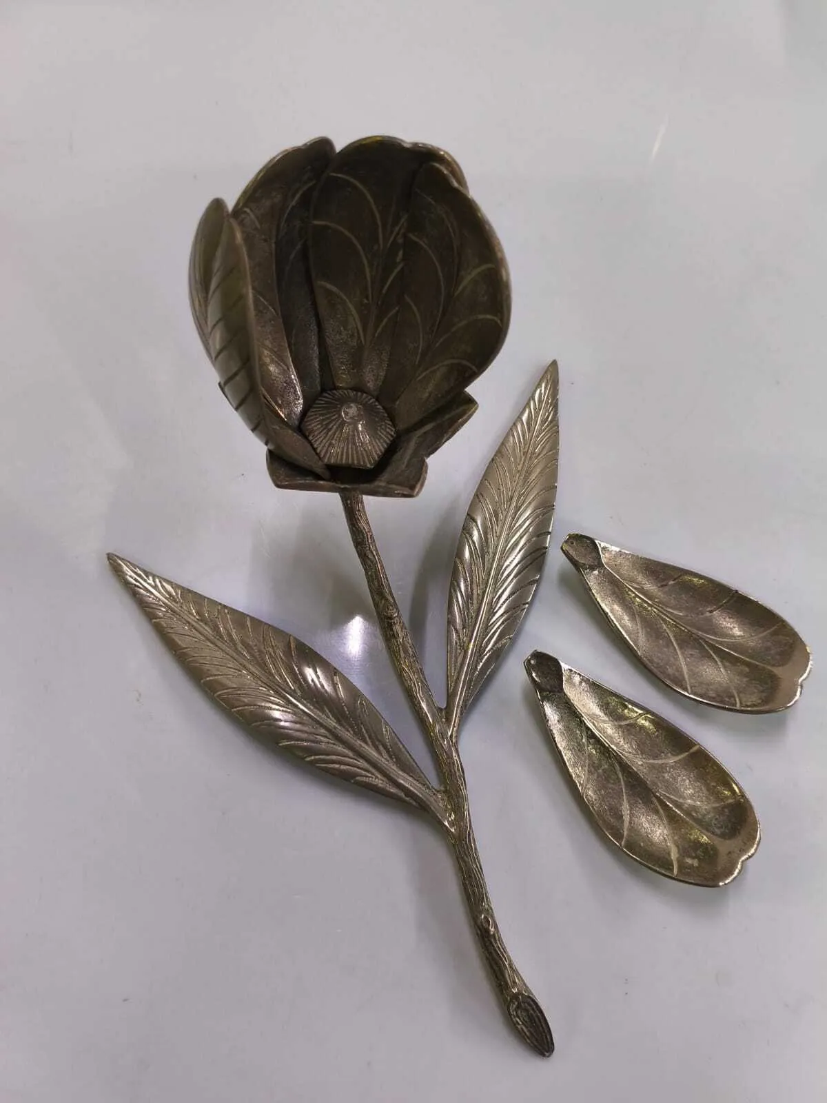 FLOR DE PLATA ANTIQUE  :Diam 7 cm , Largo 25 cm 