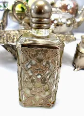 PERFUMERO CON CUBIERTA PLATA ANTIQUE LABRADA  PPA 01   Med 5 X 5 X 12 CM Alt