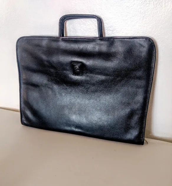 MALETIN PORTAFOLIO CUERO NEGRO JC 36 x 25  cm