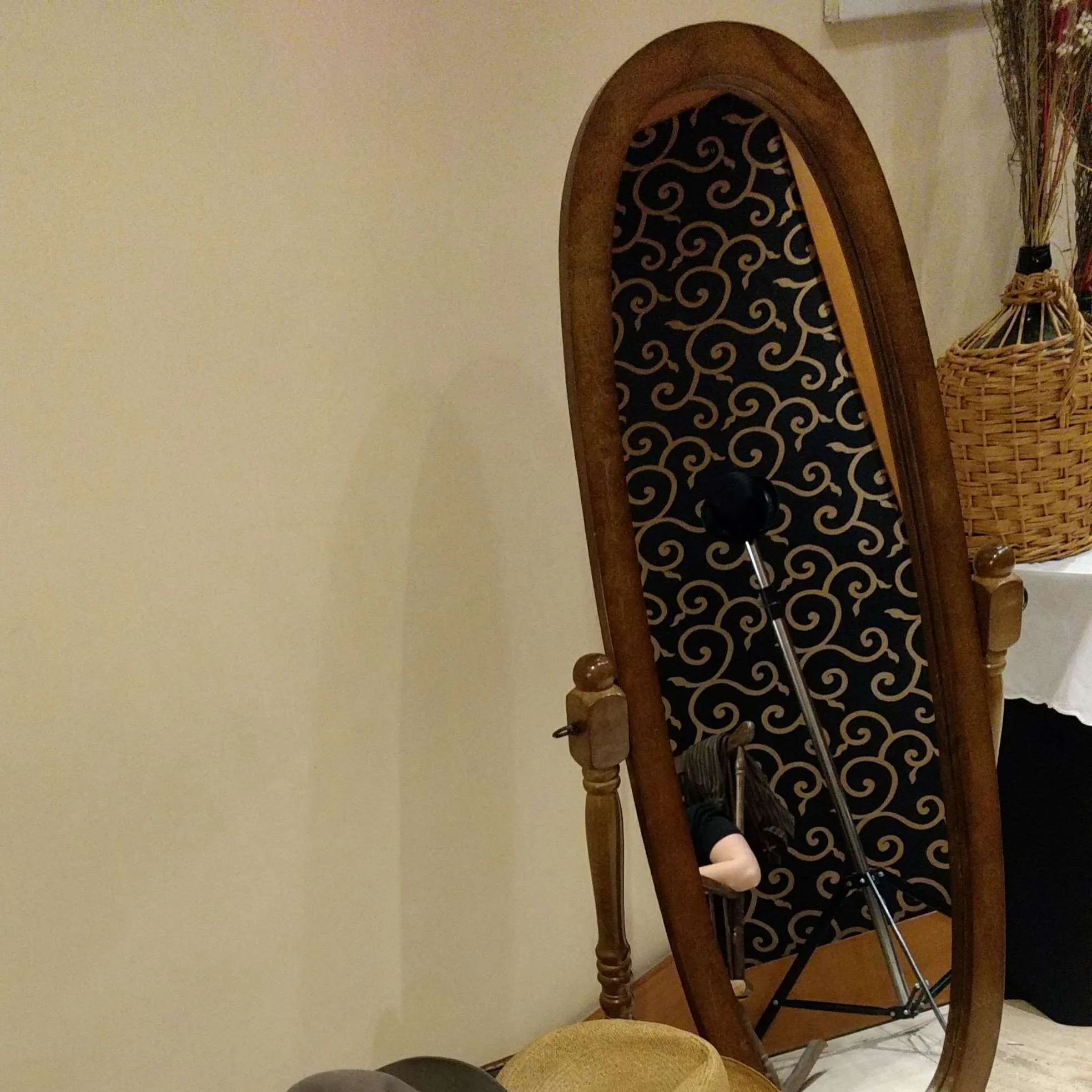 ESPEJO OVAL DE  PIE ROBLE   1.50 X 0.50 mt