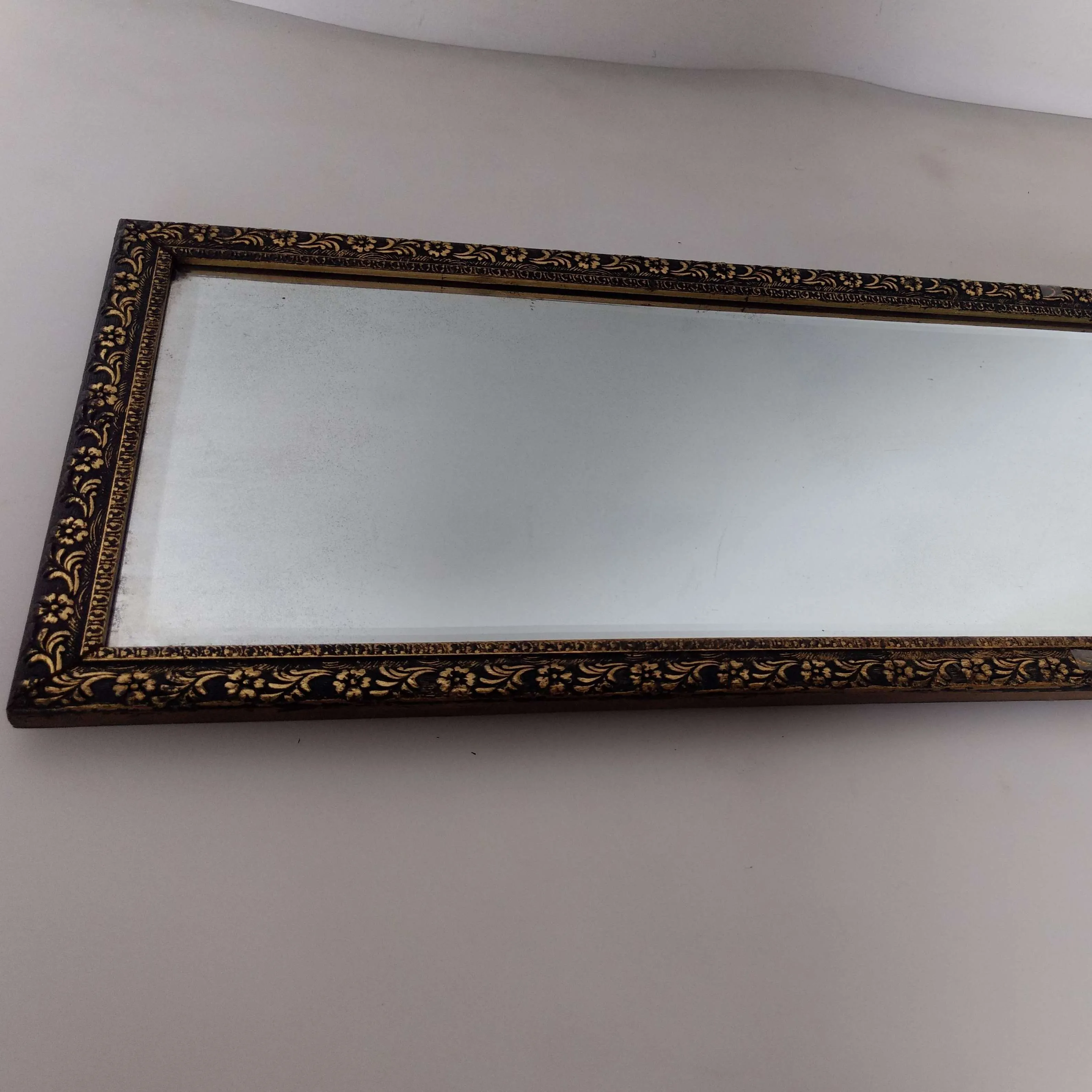 ESPEJO ANTIGUO RECTANGULAR MARCO ORO  0.53 X 0,23 MT EO 02