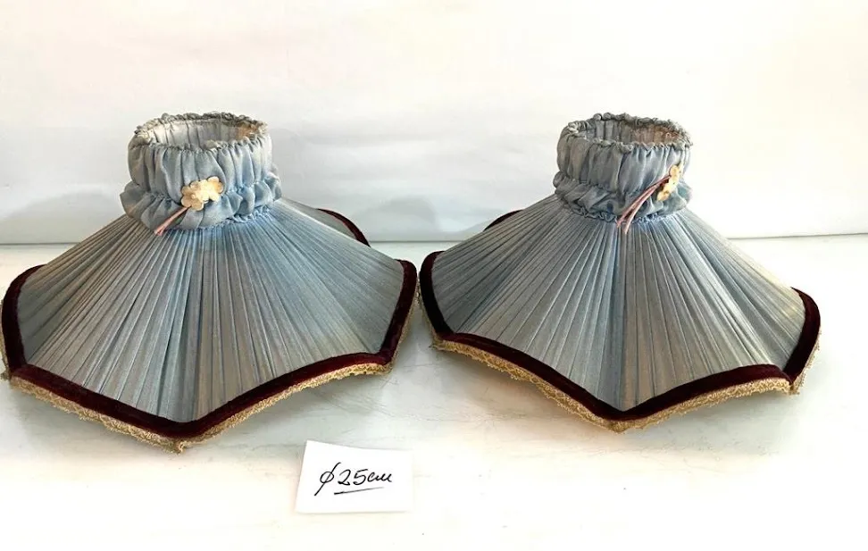 PANTALLA CELESTE PLISADA ANTIQUE Diam. 25 CM