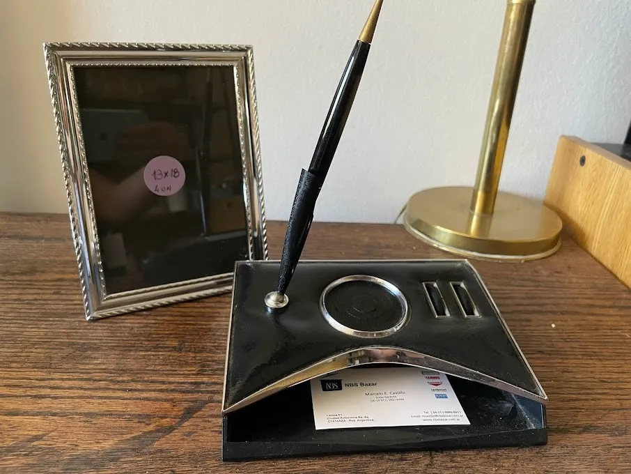 ESCRIBANIA NEGRA " PARKER " CON RADIO Y PORTALAPICERA