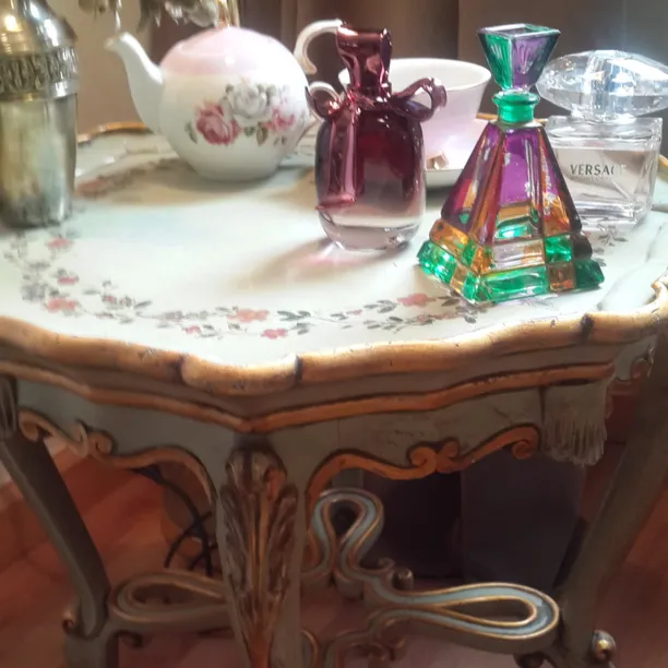 MESA RATONA VERDE BORDE ORO ONDAS