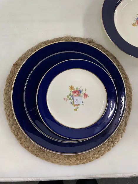 PLATO DE POSTRE AZUL CON FLORES VINTAGE LOZALIT- Diam. 17 CM