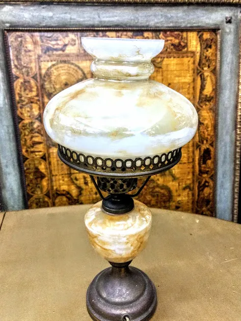 LAMPARA QUINQUE VIDRIO  MARMOLADO  Y BRONCE "LQM"