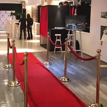 SEPARADOR DORADO : Diametro de  Base 30 cm, Alto  1,05 MT 